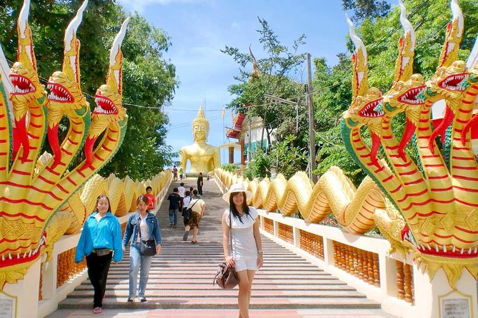 Pattaya Viewpoint, Big Buddha & Floating Market with Lunch - The Gems Gallery’s 30-minute presentation