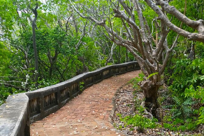 Petchaburi Highlights Khao Luang Cave, Palaces & Temples Group Tour from Hua Hin - Khao Luang Cave, the tour’s big moment