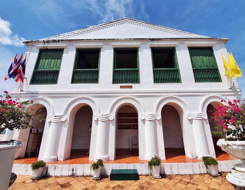Petchaburi Temples & Royal Palace - small Join Group Tour - Who will enjoy this half-day trip?