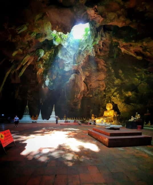 Petchaburi Temples & Royal Palace - small Join Group Tour - Reading the details at Wat Mahathat Worawihan
