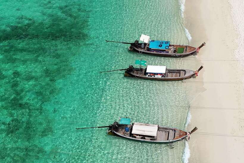 Phi Phi: 7 Islands longtail boat with Sunset and Plankton - Pileh Lagoon gives you the first real swim