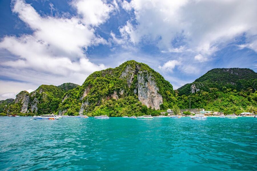 Phi Phi: Half-Day Phi Phi Snorkeling Trip by Longtail Boat - Guide service can make or break the outing