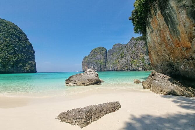 Phi Phi Islands Exclusive Tour by Speedboat from Koh Yao Yai - Koh Bida Nok and the search for reef sharks