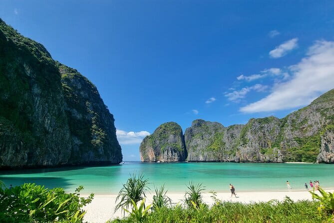 Phi Phi Islands Exclusive Tour by Speedboat from Koh Yao Yai - Maya Bay: famous, beautiful, and busy by nature