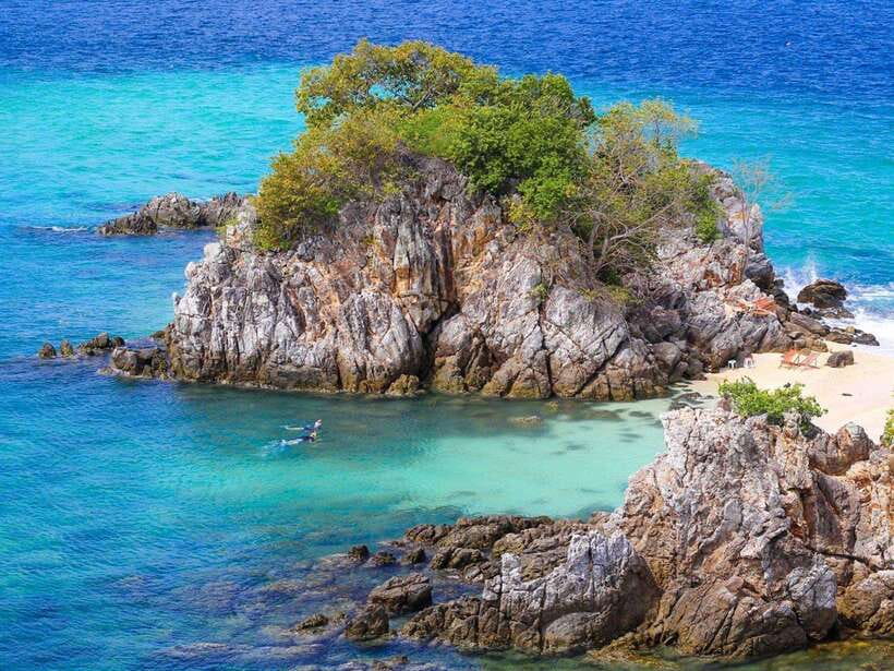 Phuket: 3 Khai Islands Snorkeling Tour - Food and equipment are practical, not luxurious