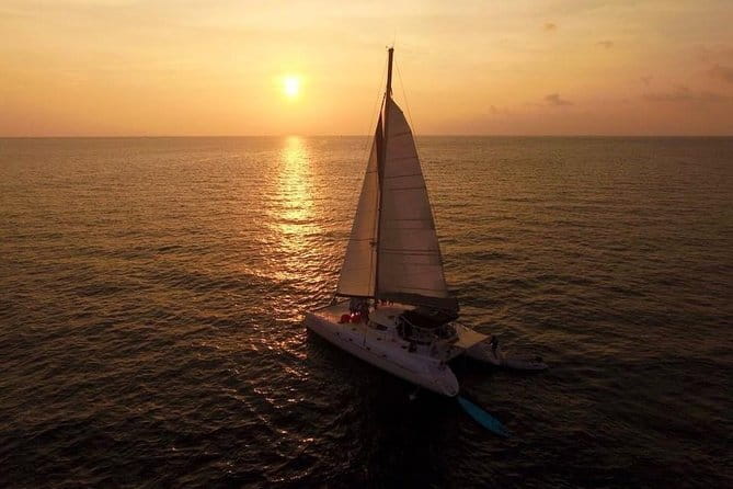 Phuket: Aeolos Catamaran Tour to Coral & Racha Islands + Lunch - Lunch and onboard comfort between the islands