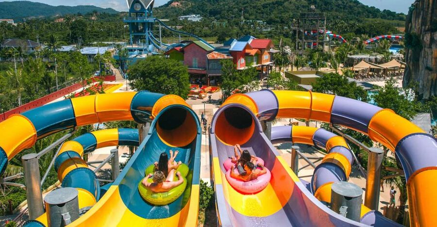 Phuket: Andamanda Water Park Ticket - Food, drinks, and the floating village restaurant