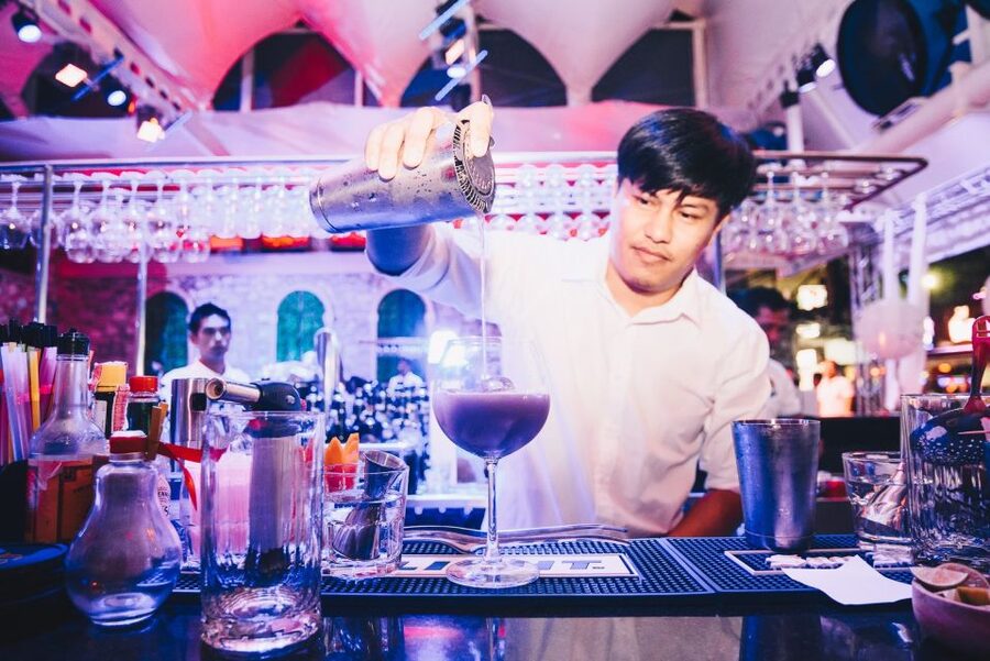 Phuket: Bar Crawl Tour - Why the guide matters here
