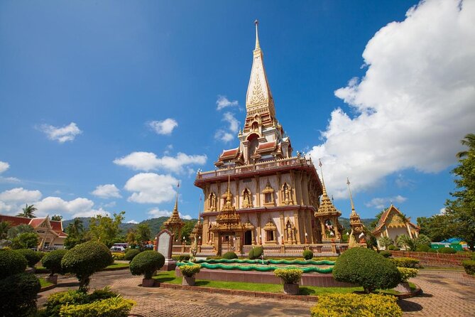 Phuket City Tour with Wat Chalong, Big Buddha & Famous Viewpoints - What this Phuket outing is really good at