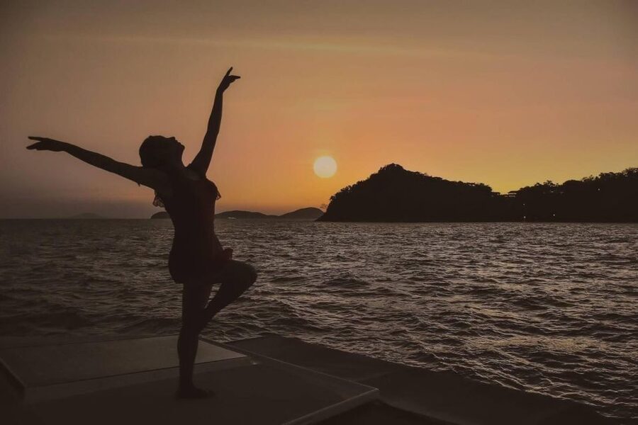 Phuket: Coral Island & Sunset Dinner by Sailing Catamaran - Weather, tides, and realistic expectations