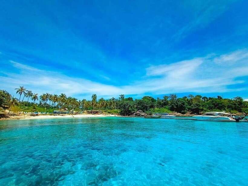 Phuket: Coral Yacht Boat Tour to Coral Island with Sunset - Comfort, language, and group size