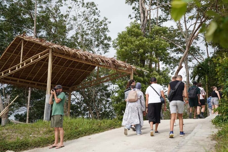 Phuket: Guide Tour to Patong Elephant Sanctuary - What the mahout relationship adds