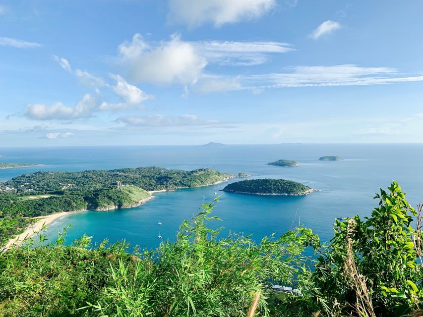 Phuket: Half-Day City Highlights and Viewpoints Group Tour - What the guide adds to the experience