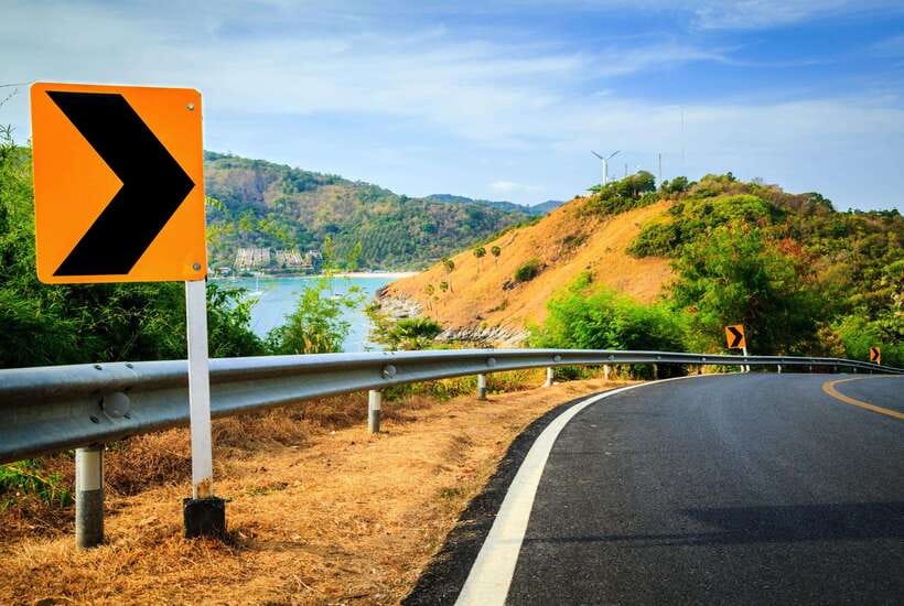 Phuket: Half-Day Viewpoint, Big Buddha and Wat Chalong Tour - Guide Quality and the Comfort of the Van