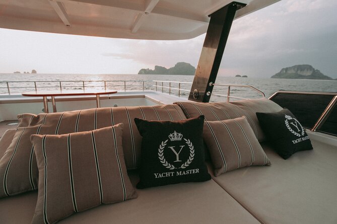 Phuket : James Bond Island and Phang Nga Bay by Premium Yacht - Seeing the famous rock at James Bond Island