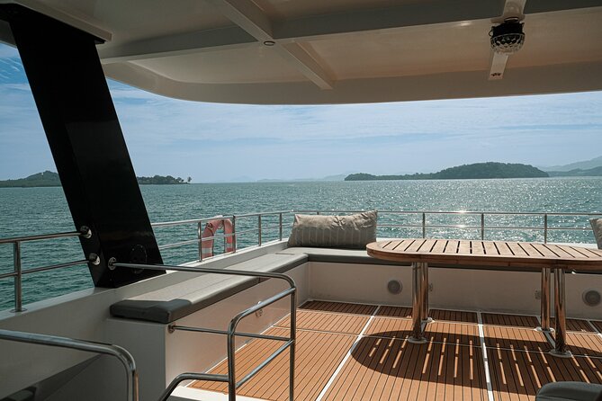 Phuket : James Bond Island and Phang Nga Bay by Premium Yacht - Food, drinks, and the sunset return