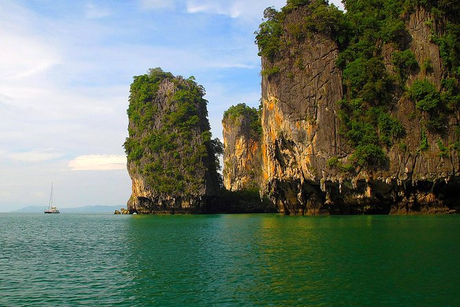 Phuket: James Bond Island by Premium Speedboat with Lunch - Lunch and island life at Ko Panyi