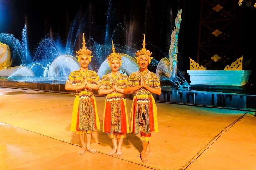 Phuket: Siam Niramit Ticket with Round Transfer and Dinner - Who should book this Phuket evening?