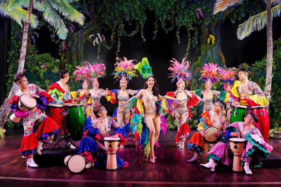 Phuket: Simon Cabaret Show Entry Ticket - What happens when the curtains open