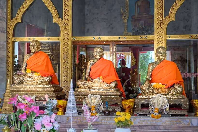 Phuket: Wat Chalong, Viewpoint, and Old Town Guided Tour - Karon Viewpoint: a quick coastal panorama