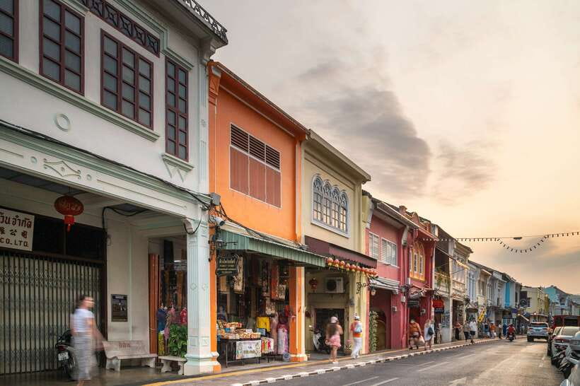 Phuket: Wat Chalong, Viewpoint, and Old Town Guided Tour - The cashew factory: useful stop or shopping detour?