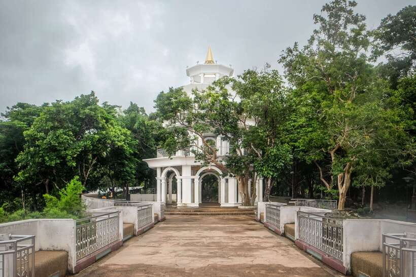 Phuket: Wat Chalong, Viewpoint, and Old Town Guided Tour - Phuket Old Town: the tour’s richest walking section