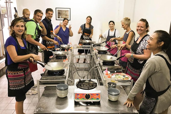 Pink Chili - Thai Cooking Class and Market Tour in Bangkok - Getting there and planning your time