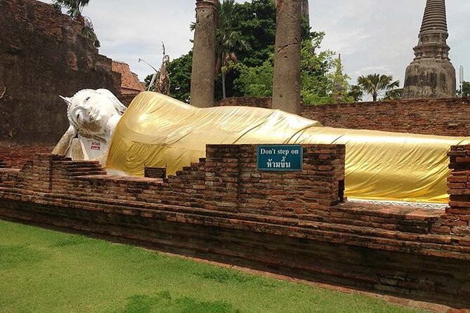 Private Ayutthaya Day Tour from Bangkok With Lunch - Wat Yai Chai Mongkhon, an active temple with a long past