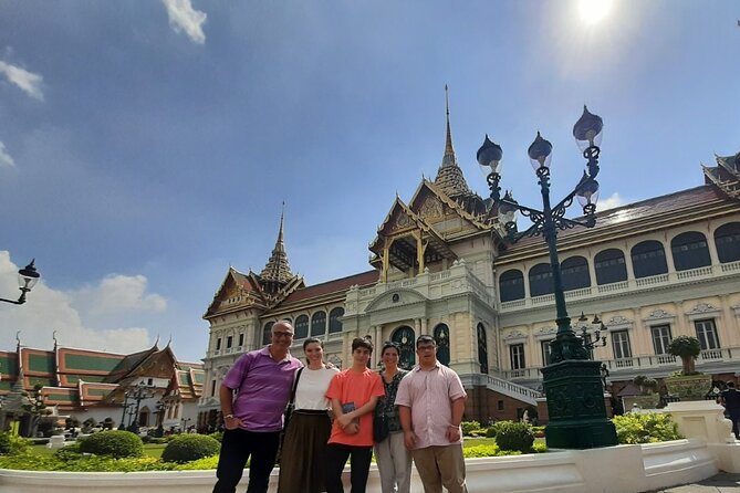 Private Bangkok Grand Palace Full-Day City sightseeing Tour - Lunch, comfort, and the pace of nine hours