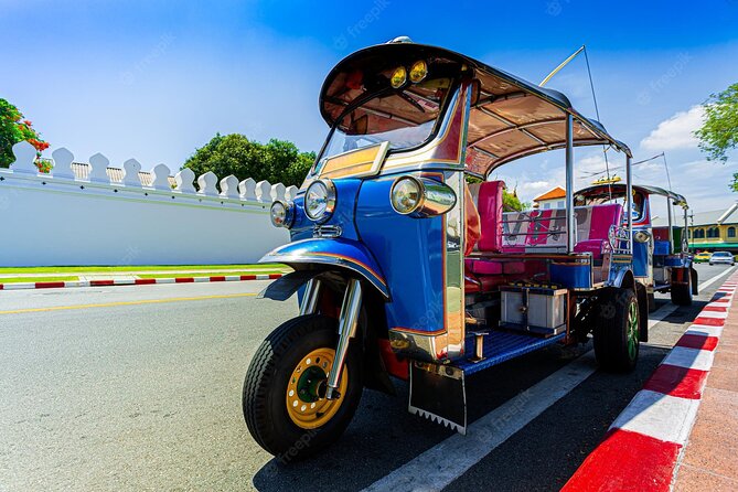 Private Chiang Mai Old City Half Day Tuk Tuk Tour - Tha Phae Gate and the moat