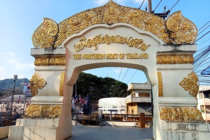 Private Choui Fong and Golden Triangle Explorer from Chiang Rai - Mae Sai market at 3 pm