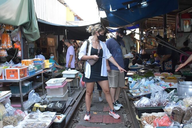 Private Excursion to Floating Market and Ayutthaya World Heritage - A canal ride before Damnoensaduak Floating Market