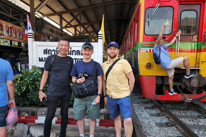 Private Floating Market and Historical Ayutthaya Sightseeing Tour - Thai lunch and the long road to Ayutthaya