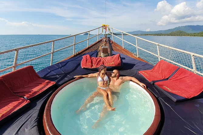 Private Full-Day Red Dragon Yacht to Angthong National Marine Park - Key details that shape the day