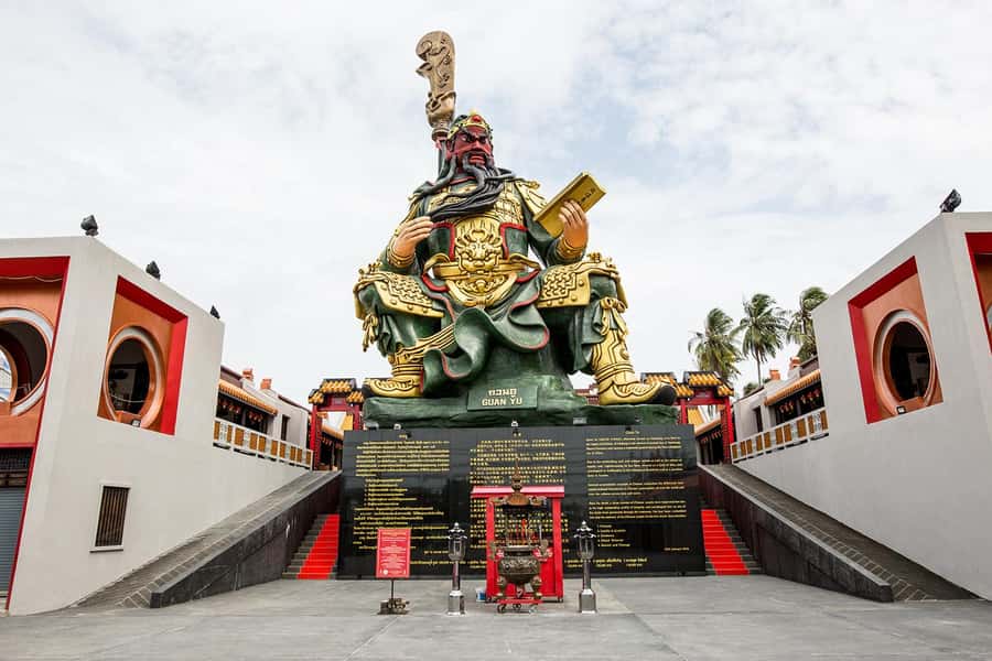 Private Group Half-Day City Tour Around Koh Samui - Wat Plai Laem, an expressive temple opening