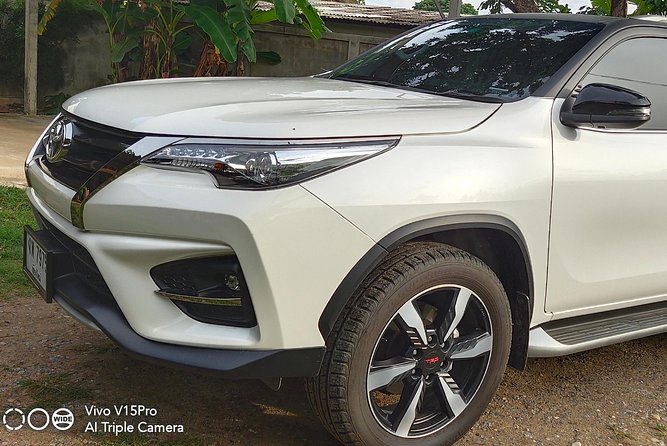 Private Luxury Car rental + English speaking driver: - Choosing the Right Vehicle for Your Group