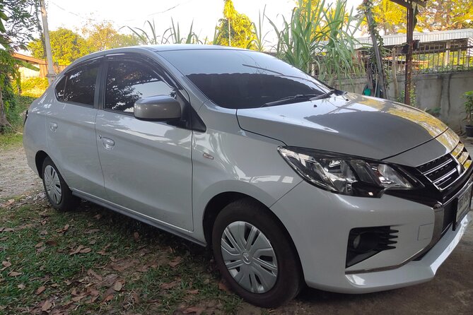 Private Luxury Car rental + English speaking driver: - Building a Chiang Mai Temple Day