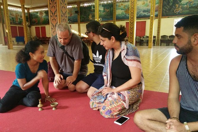 Private Morning Сeremony in Wat Chalong (Chaithararam Temple) - Thai Buddhist stories with a local guide