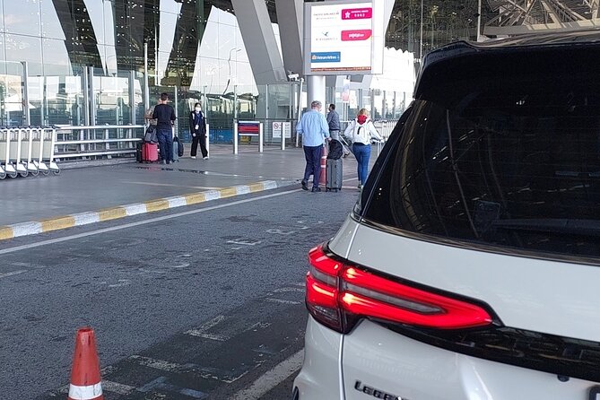 Private Shuttle SUV Bangkok From or To Airport - Going from a Bangkok hotel to either airport