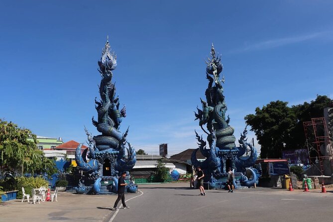Private Tour Chiang Rai 3 Wonderful Temples & Lalitta Cafe - What is included, and where extra costs remain