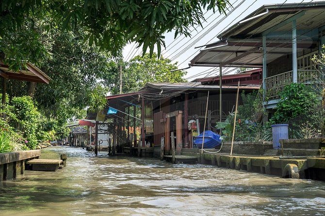 Private Tour: Floating Markets of Damnoen Saduak Cruise Day Trip from Bangkok - Guide quality can make or break the day