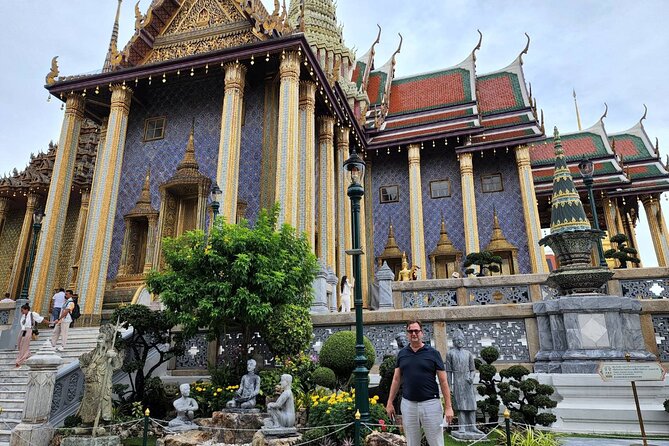 Private Tour: Temples Tour of Bangkok - Dress for the temples, not the taxi