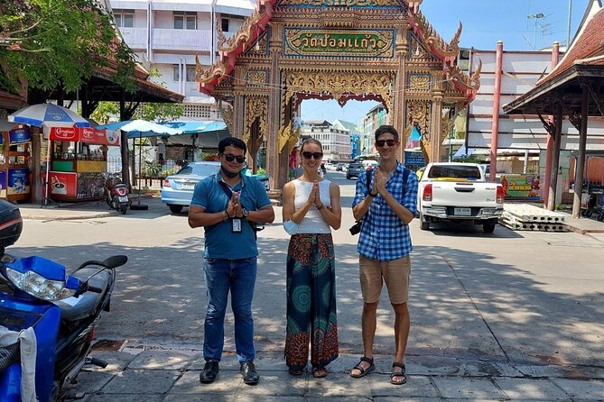 Private tour to Floating & Railway markets (multi-lang: EN ZH ES IT FR DE) - Seeing coconut nectar made at a local farm