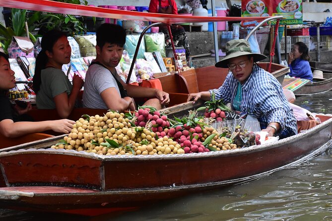 Private Tour to Maeklong Railway Market and Floating Market - What the $125 price means