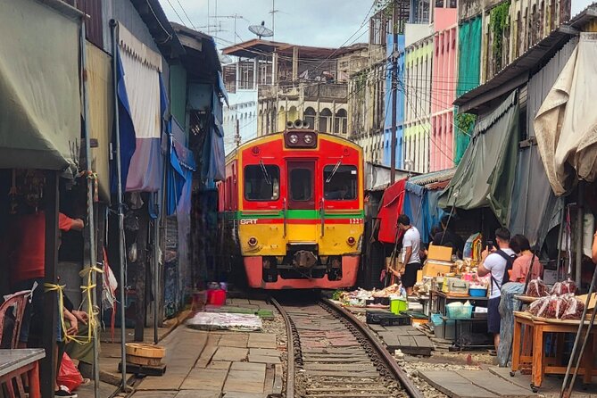 Private Tour to Railway Market and Damnoen Saduak Floating Market - Key points at a glance