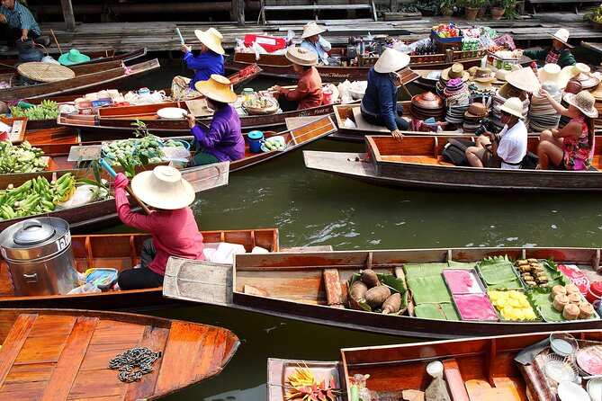 Private Tour to Railway Market and Damnoen Saduak Floating Market - Two famous markets, one long morning from Bangkok