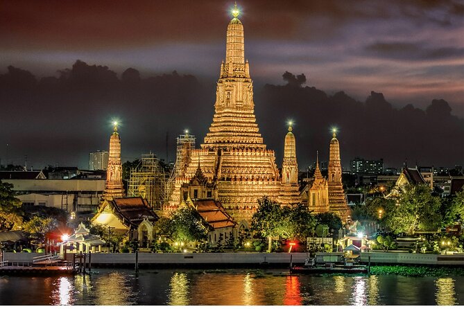 Private tour to Wat Pho,Wat Arun, Canal Tour,Flower Market - The short ferry ride to Wat Pho