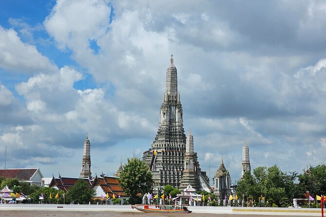 Private tour to Wat Pho,Wat Arun, Canal Tour,Flower Market - What the $159 price really covers