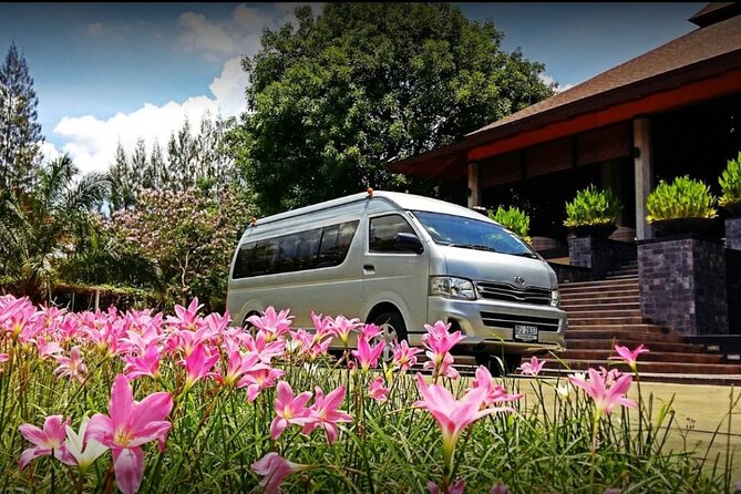 Private Transfer from Hotel to Bangkok Airport incl. tollway - Inside the Air-Conditioned Van