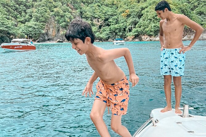 Raya Island / Mai Ton Island Private Boat Tour - Koh Racha Yai and the floating-water effect at Siam Bay